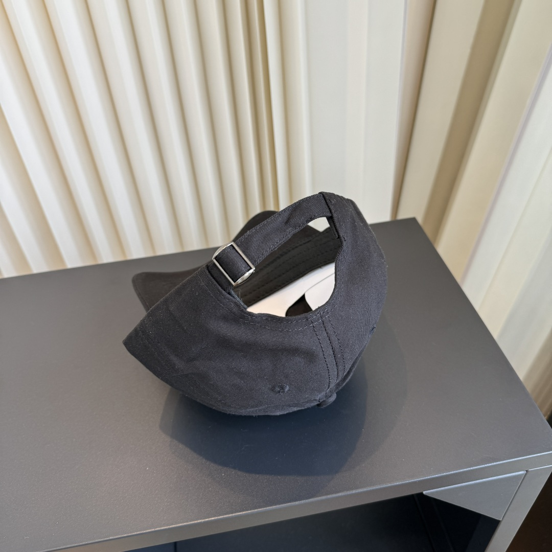 保罗🧢官网新品，棒球帽 原单品质火爆来袭 🔥🎩 工艺非常精美 高档大气上档次！低调奢华，方便携带！跑量！