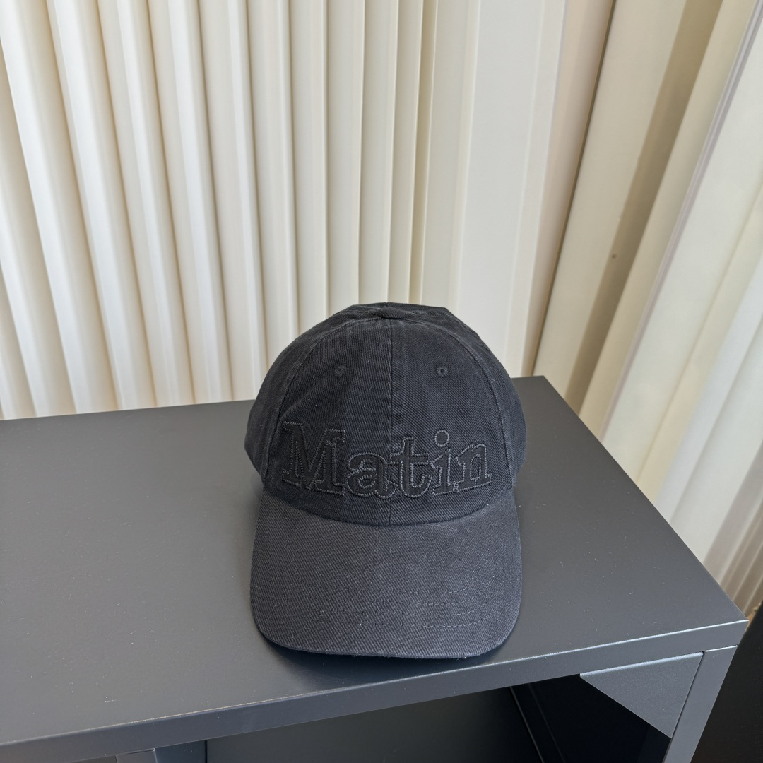 NO:928518,Trendy brand new design, super good texture, standard external line positioning, fine workmanship, simple and elegant, low price and high volume!  hats straw hat bucket hat baseball cap, hat, espadrilles, hats19860909潮牌新款设计,质感超好,外部线条定位标准,做工精细,简约大气低价走量！帽子草帽渔夫帽棒球帽,帽子,espadrilles,hats,hat