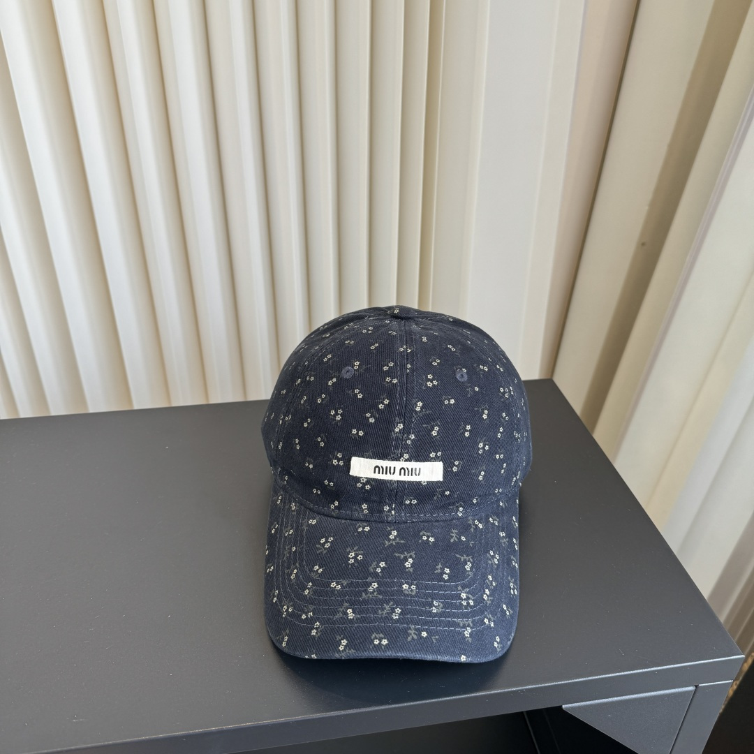 NO:928655,Miumiu's original spring and summer new baseball cap, authentic and custom-made from mold, original workmanship is meticulous and the quality is superb!  hat straw hat bucket hat baseball cap, hat, miumiu, espadrilles, hats19860909谬谬miumiu 原单春夏新款棒球帽,正品开模订制,原版做工细致质量超赞！帽子草帽渔夫帽棒球帽,帽子,miumiu,espadrilles,hats,hat
