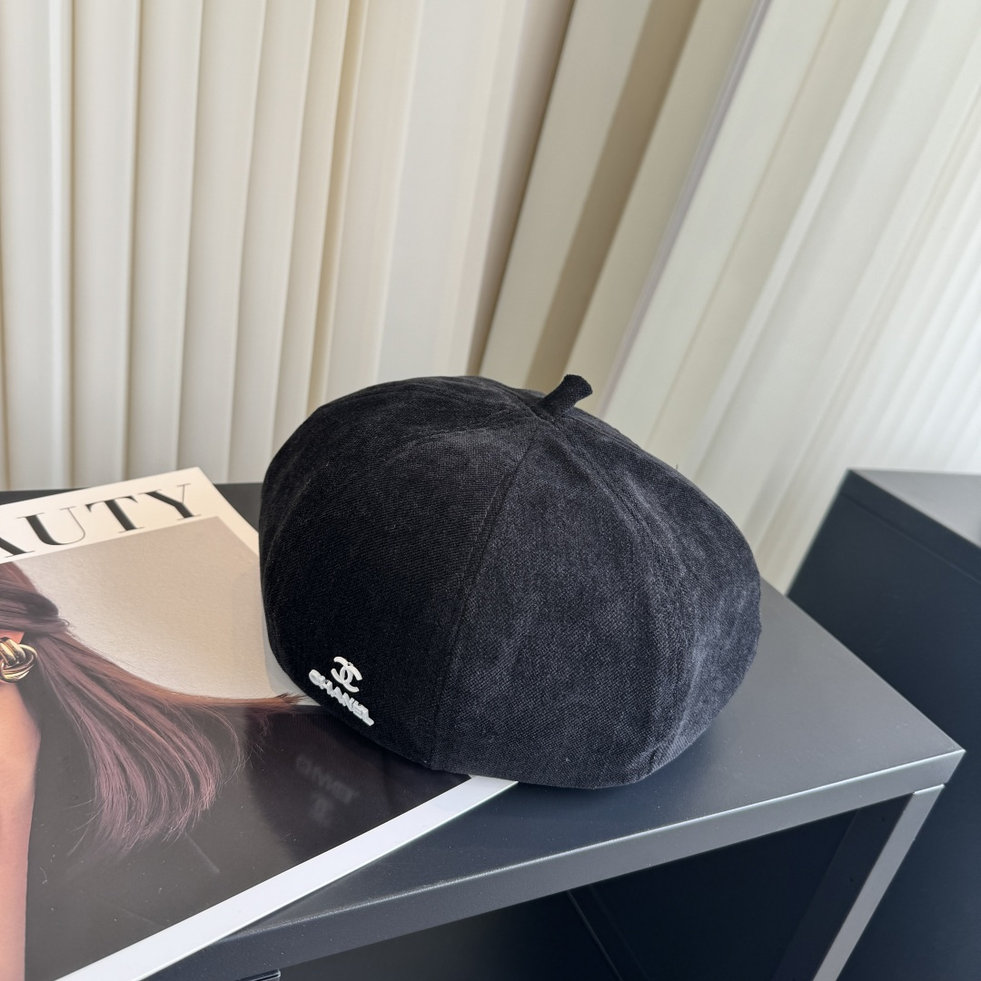 
CHANEL Tweed Newsboy Cap