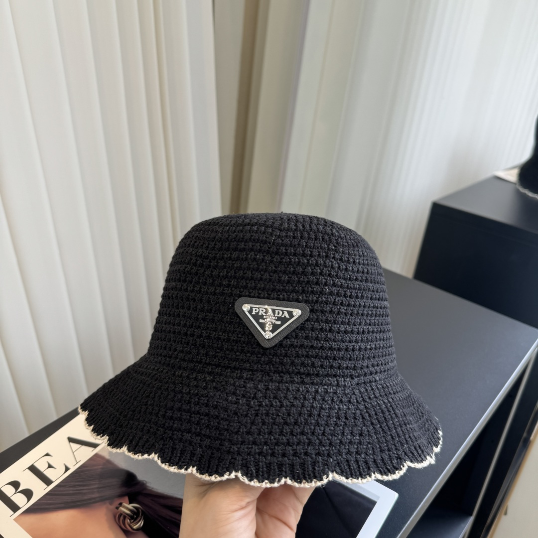普拉达 PRADA 新品编织渔夫帽 代购版本！时尚潮流，高端做工！非一般的品质，细节看实拍哦