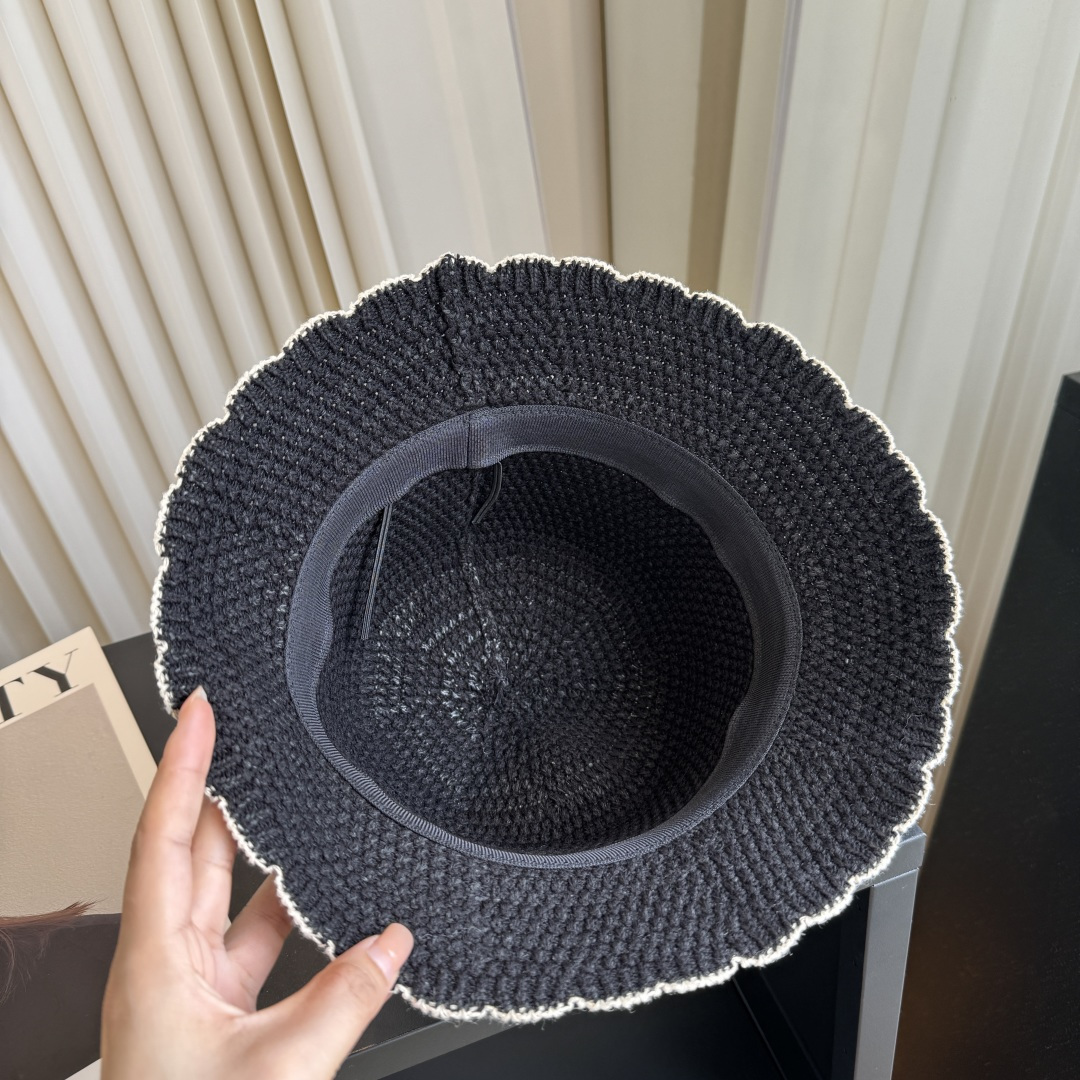 普拉达 PRADA 新品编织渔夫帽 代购版本！时尚潮流，高端做工！非一般的品质，细节看实拍哦