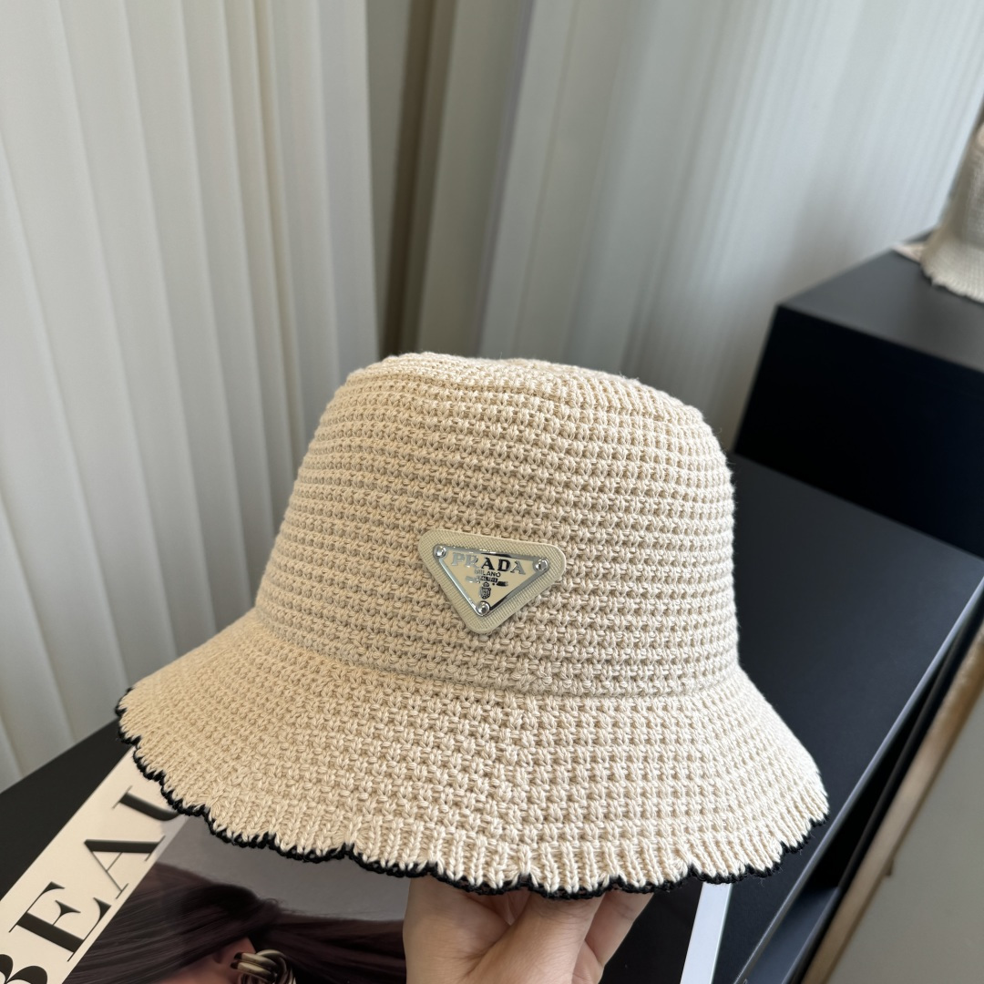 普拉达 PRADA 新品编织渔夫帽 代购版本！时尚潮流，高端做工！非一般的品质，细节看实拍哦