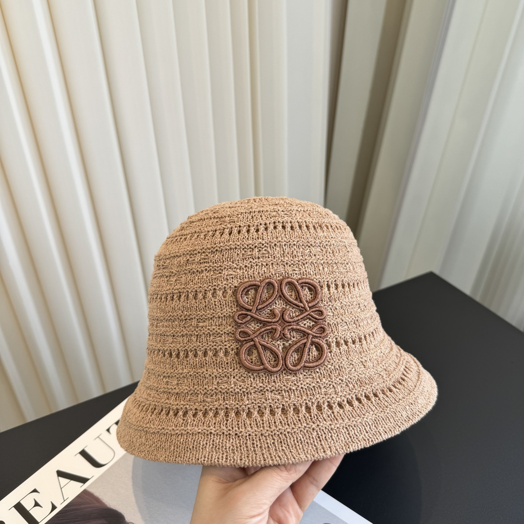 罗意威 LOEWE新款编织渔夫帽，质感超好，外部线条定位标准，做工精细，简约大气低价走量！
