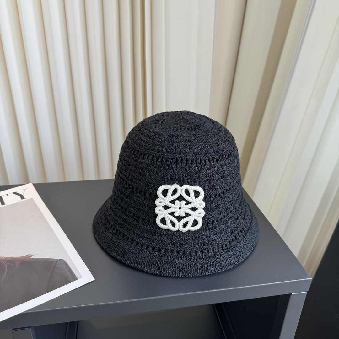 罗意威 LOEWE新款编织渔夫帽，质感超好，外部线条定位标准，做工精细，简约大气低价走量！