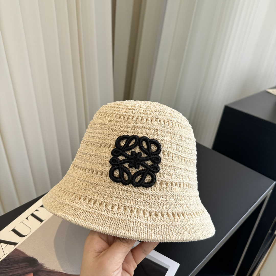 罗意威 LOEWE新款编织渔夫帽，质感超好，外部线条定位标准，做工精细，简约大气低价走量！