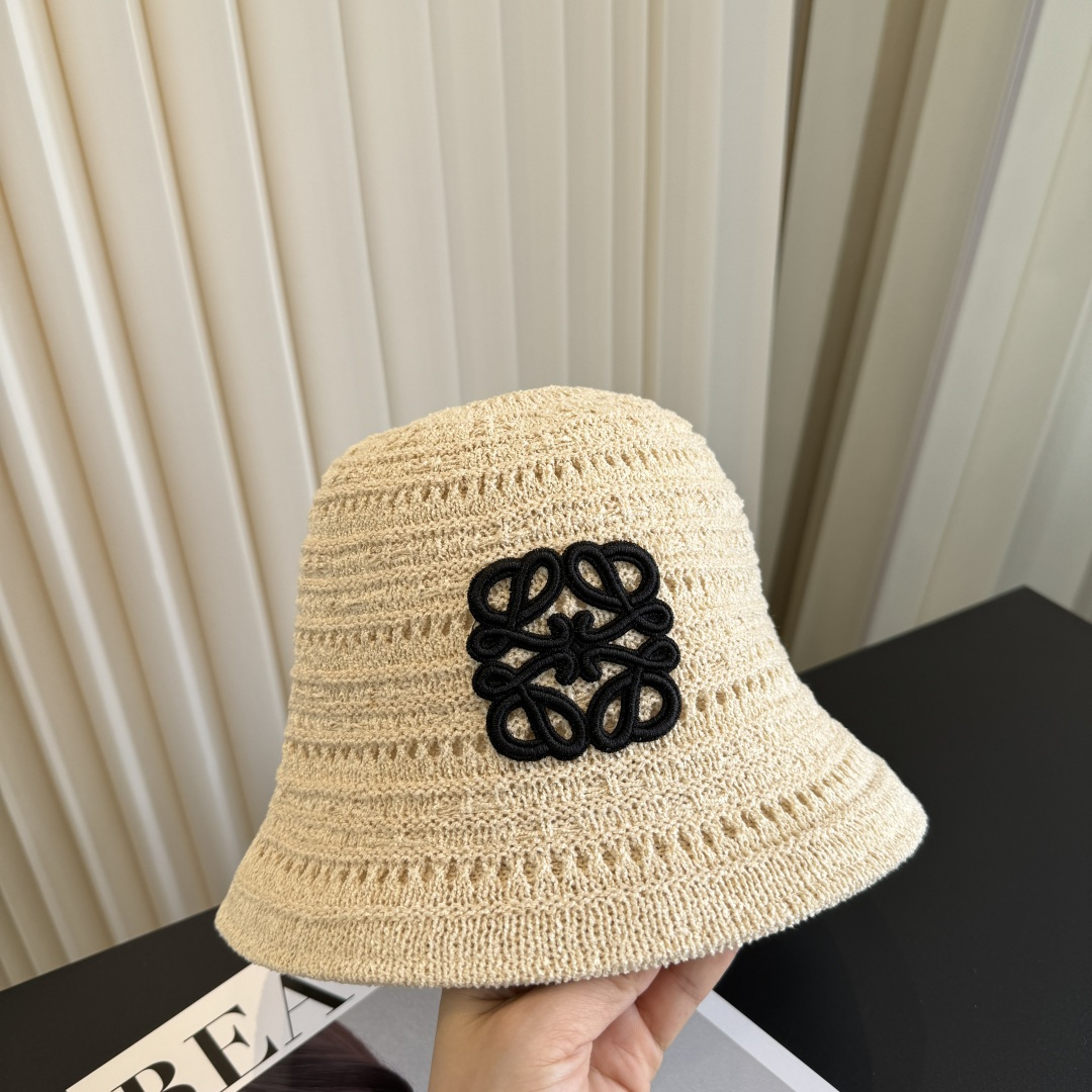 罗意威 LOEWE新款编织渔夫帽，质感超好，外部线条定位标准，做工精细，简约大气低价走量！