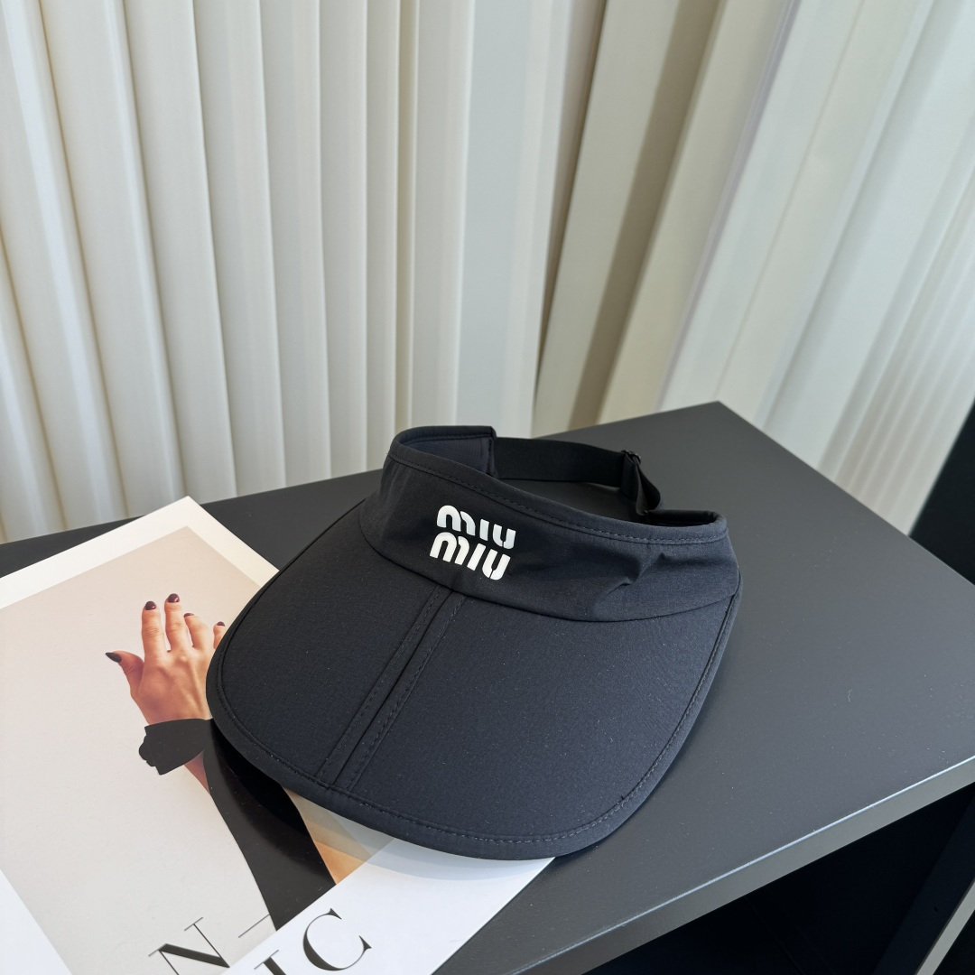 谬谬miumiu 春夏新款空顶帽，原版做工细致质量超赞！