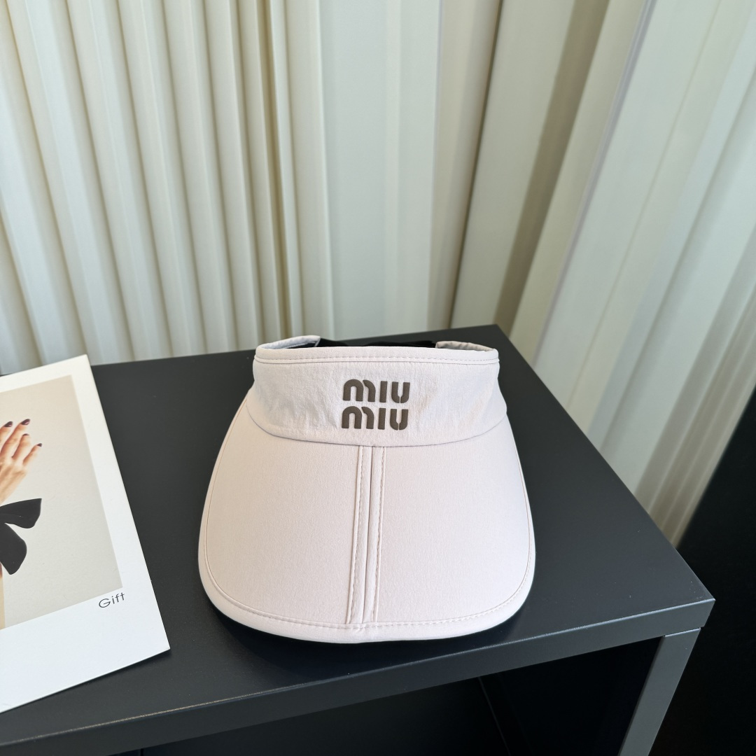 谬谬miumiu 春夏新款空顶帽，原版做工细致质量超赞！