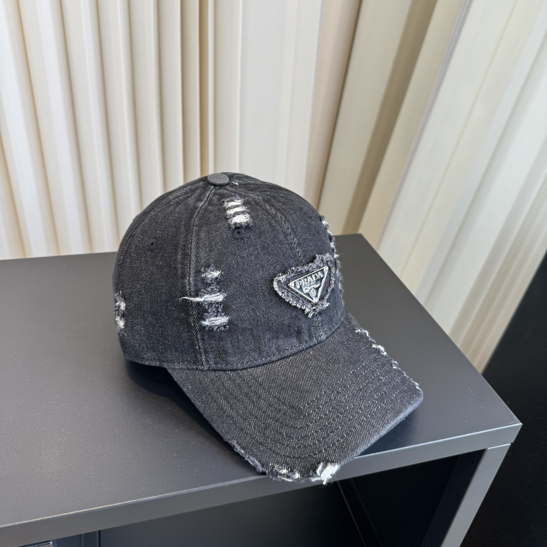 普拉达 PRADA 新品经典棒球帽 代购版本！时尚潮流，高端做工！非一般的品质，细节看实拍哦