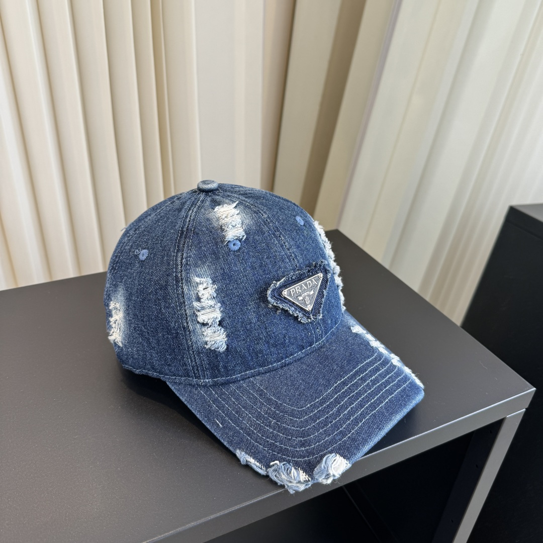 普拉达 PRADA 新品经典棒球帽 代购版本！时尚潮流，高端做工！非一般的品质，细节看实拍哦