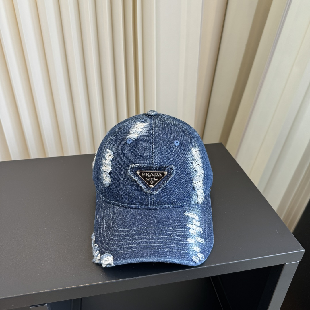 普拉达 PRADA 新品经典棒球帽 代购版本！时尚潮流，高端做工！非一般的品质，细节看实拍哦
