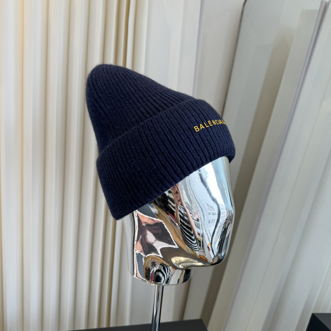 NO:948909,Balenciaga's high-end and elegant woolen hat is super hot and has a great texture. It's easy to match when out on the street!  Fashion trends!  A must-have item for going out, get it now!  hat straw hat bucket hat baseball cap, hat, balenciaga, espadrilles, hats19860909巴黎世家 品质高端大气毛线帽,超火爆质感很赞,出街超好搭配！时尚潮流！出门必备单品,快快入手哦！帽子草帽渔夫帽棒球帽,帽子,balenciaga,espadrilles,hats,hat
