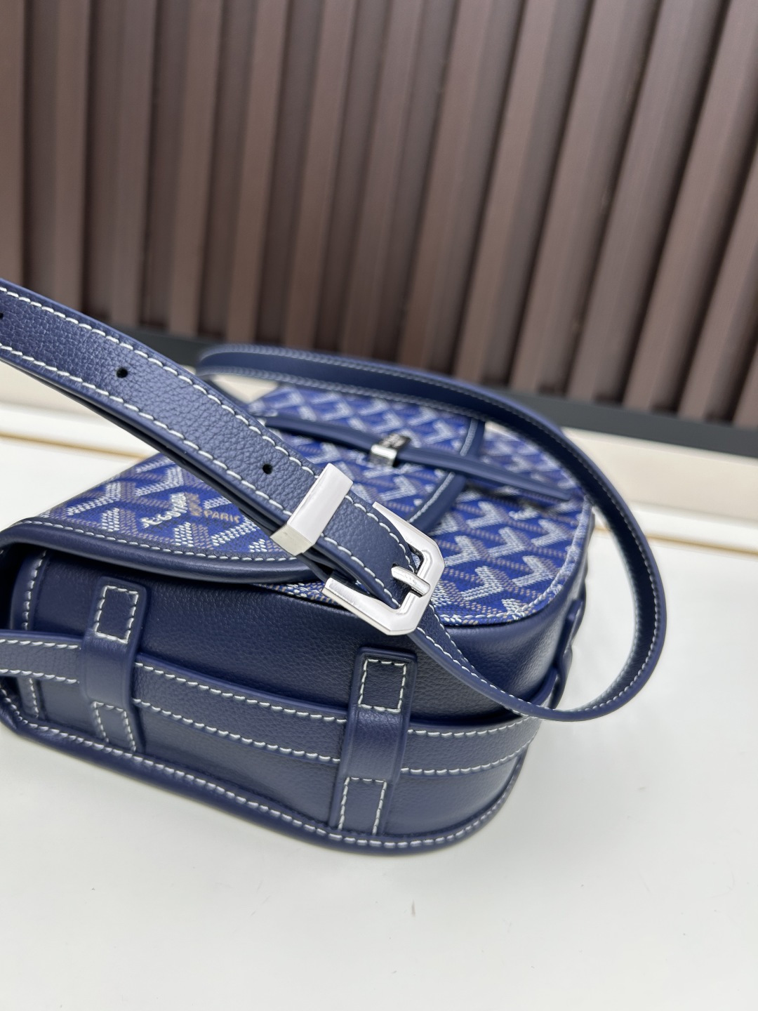 升级版批goyard戈雅-新款马鞍包 goyard logo的大潮今年可是开挂了！每个包的手绘花纹都特别