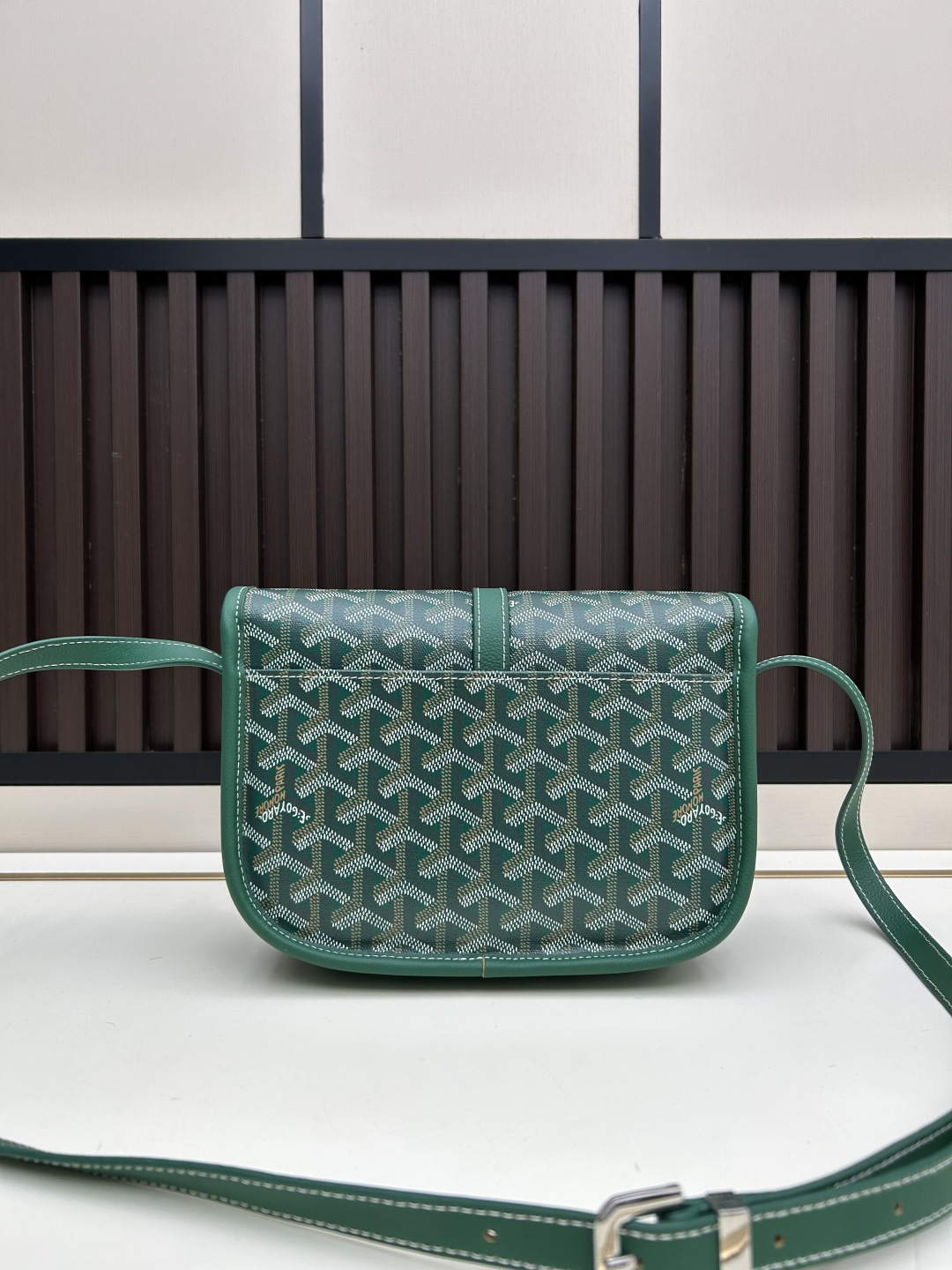 升级版批goyard戈雅-新款马鞍包 goyard logo的大潮今年可是开挂了！每个包的手绘花纹都特别