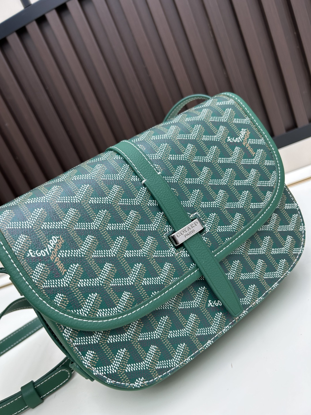 升级版批goyard戈雅-新款马鞍包 goyard logo的大潮今年可是开挂了！每个包的手绘花纹都特别