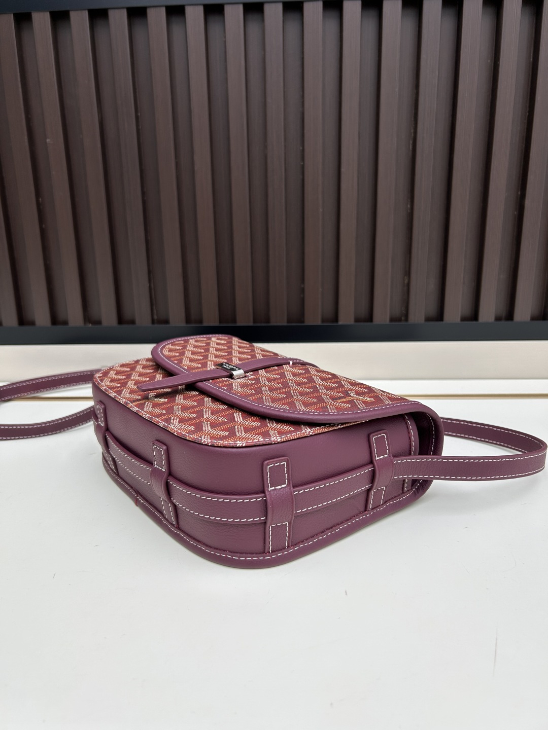 升级版批goyard戈雅-新款马鞍包 goyard logo的大潮今年可是开挂了！每个包的手绘花纹都特别