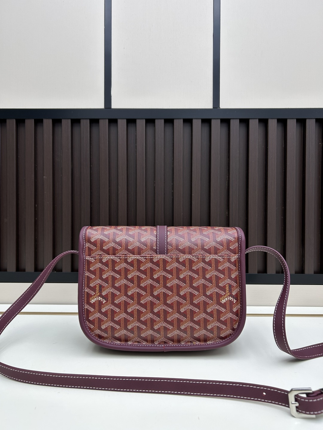 升级版批goyard戈雅-新款马鞍包 goyard logo的大潮今年可是开挂了！每个包的手绘花纹都特别