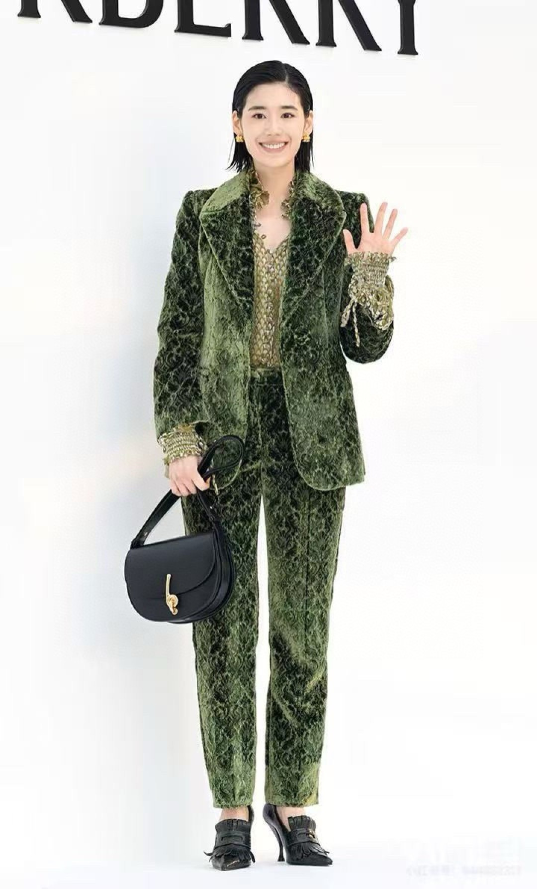 批380&yen; 配礼盒🎁，26年新款BURBERRY女士斜跨或单肩包，牛皮材料，1H8936尺寸：24 X20.5 X8 C M