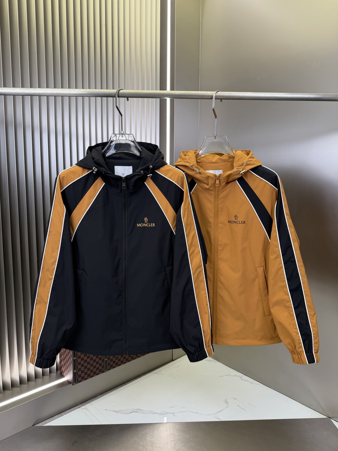 NO:757918,2026 spring and summer new jacket. Original 1:1 customized hardware accessories. All imported and original customization. Welcome to compare at the counter. Super soft, super heavy fabric, perfect workmanship. Pay attention to the fabric and super comfortable. Exclusive model. Non-market goods. Same size for men and women, M to XXXL,, jackets & coats,198609092026春夏新款夹克 原版1:1订制五金配件全进口原版定制 欢迎专柜对比 超柔软 超级重面料做工杠杠的版型完美 注意面料超舒服 独家款 非市场货 男女同款尺码M一XXXL,,jackets & coats,,Men's clothing