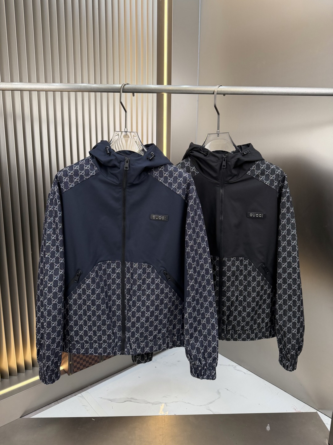 NO:957814,2026 new autumn and summer jackets. Original 1:1 customized hardware accessories, all imported and original customization. Welcome to compare at the counter. Super soft, super heavy fabrics, perfect workmanship. Pay attention to the fabrics are super comfortable. Exclusive model. Non-market goods. Same size for men and women, M to XXXL,, jackets & coats,198609092026秋夏新款夹克 原版1:1订制五金配件全进口原版定制 欢迎专柜对比 超柔软 超级重面料做工杠杠的版型完美 注意面料超舒服 独家款 非市场货 男女同款尺码M一XXXL,,jackets & coats,,Men's clothing