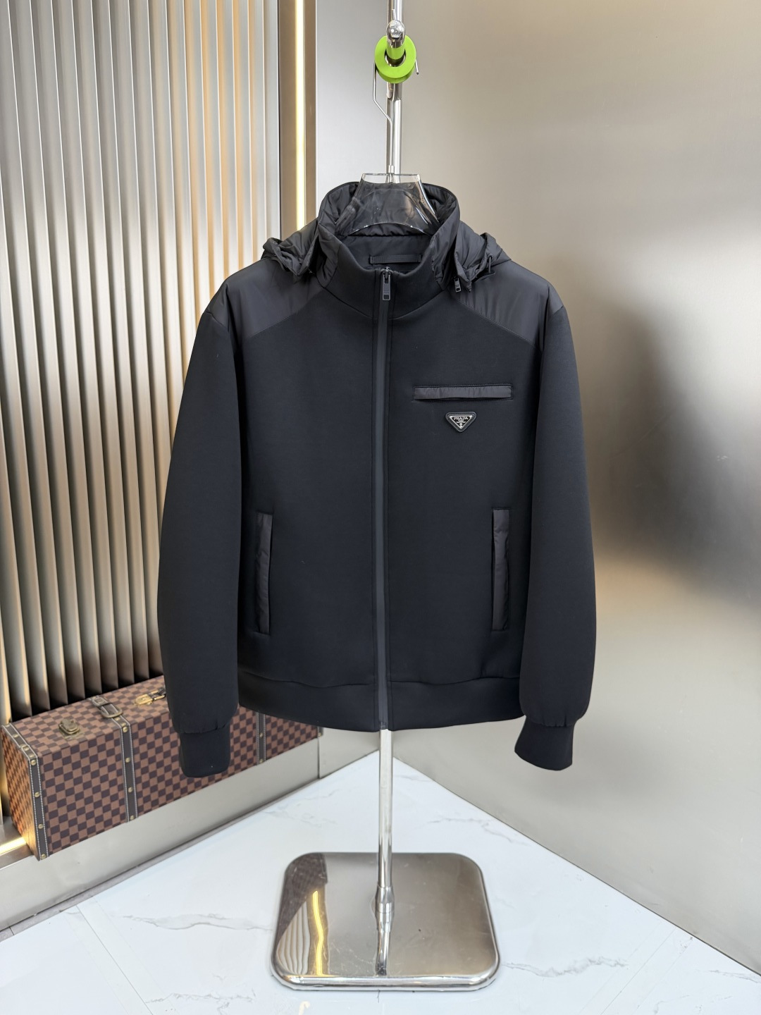 Пуховик Prada