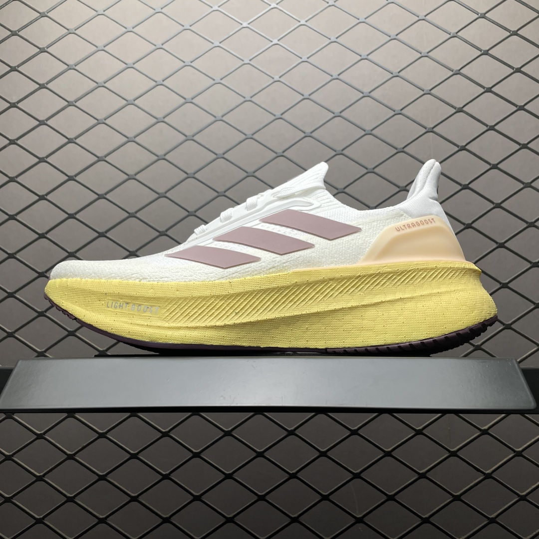 💰569 純原AD 阿迪 Ultra Boost 5 超彈力爆米花中底休閒跑步鞋 IH0685尺碼：36 36.5 37 38 38.5 39 40 編號：27TDEE101