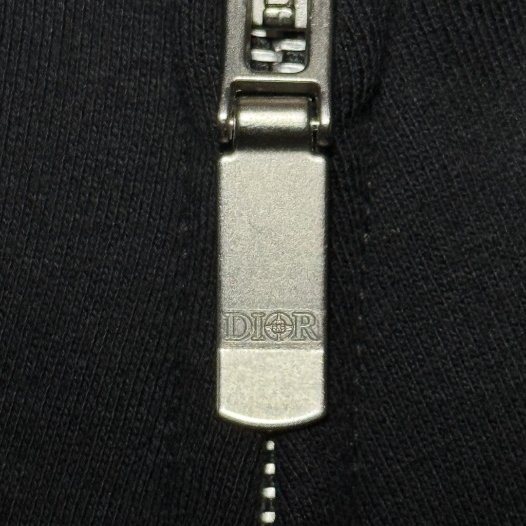 图片[6]-S# Stone Island x Dior 迪奥 石头岛联名侧拉链立领卫衣 真正原版购入开发 高端零售专供 品质保证 100%放心出街 尺码：S M L 宽松版型-选品中心