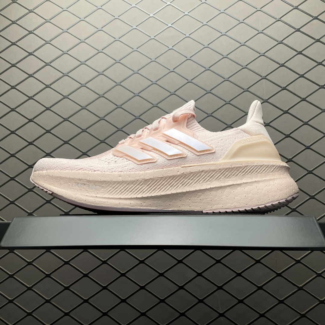 💰569 純原AD 阿迪 Ultra Boost 5 超彈力爆米花中底休閒跑步鞋 ID8845尺碼：36 36.5 37 38 38.5 39 40 編號：27TDEE101