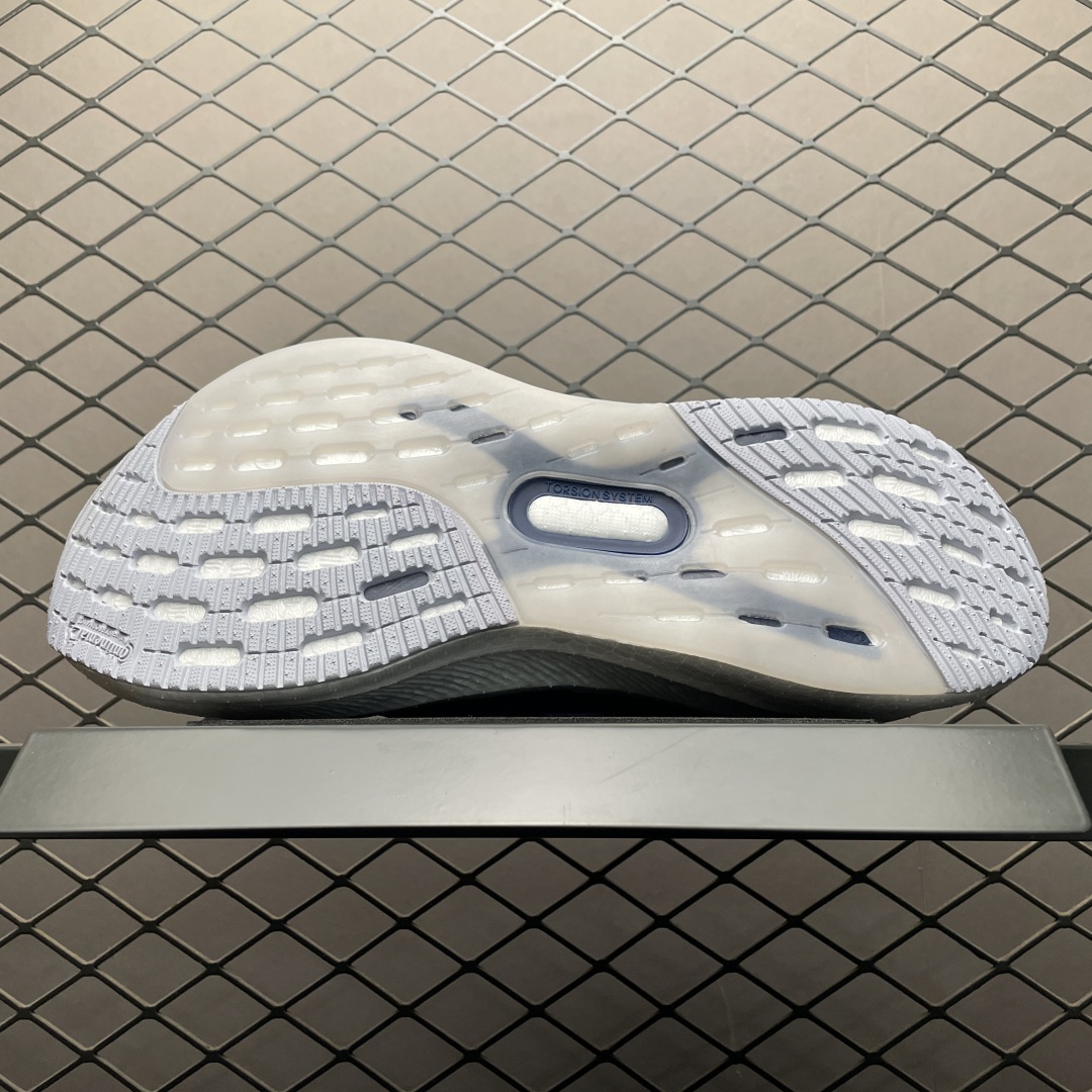  AD 阿迪 Ultra Boost 5 超弹力爆米花中底休闲跑步鞋 ID8817 尺码：36 36.5