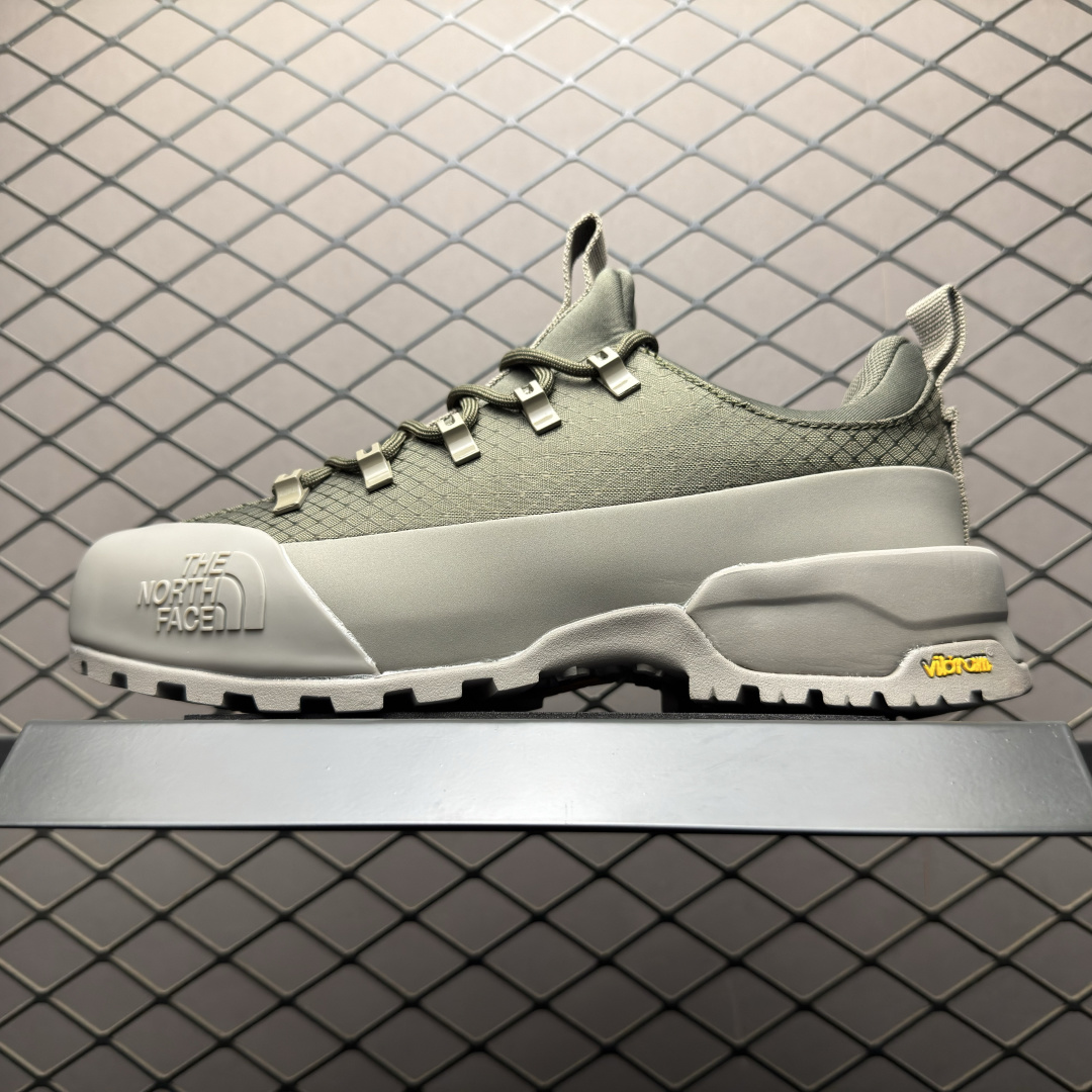 💰600 純原The North Face 北面 Glencl Yffe Low 戶外運動休閒登山越野徒步鞋 鞋底採用Vibram黃金大底 專門為鞋底設計的橡膠以出色的耐磨性 良好的防滑性或得不少戶外運動愛好者的喜愛 尺碼：40 41 4