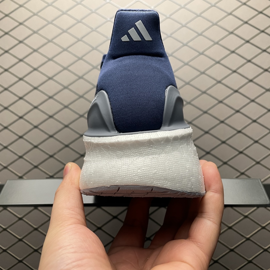  AD 阿迪 Ultra Boost 5 超弹力爆米花中底休闲跑步鞋 JI3385 尺码：39 40 4