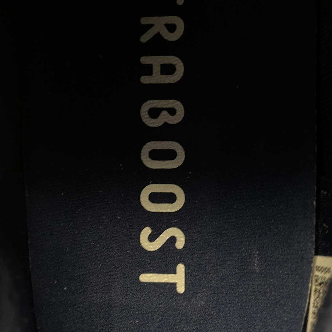  AD 阿迪 Ultra Boost 5 超弹力爆米花中底休闲跑步鞋 JI3385 尺码：39 40 4