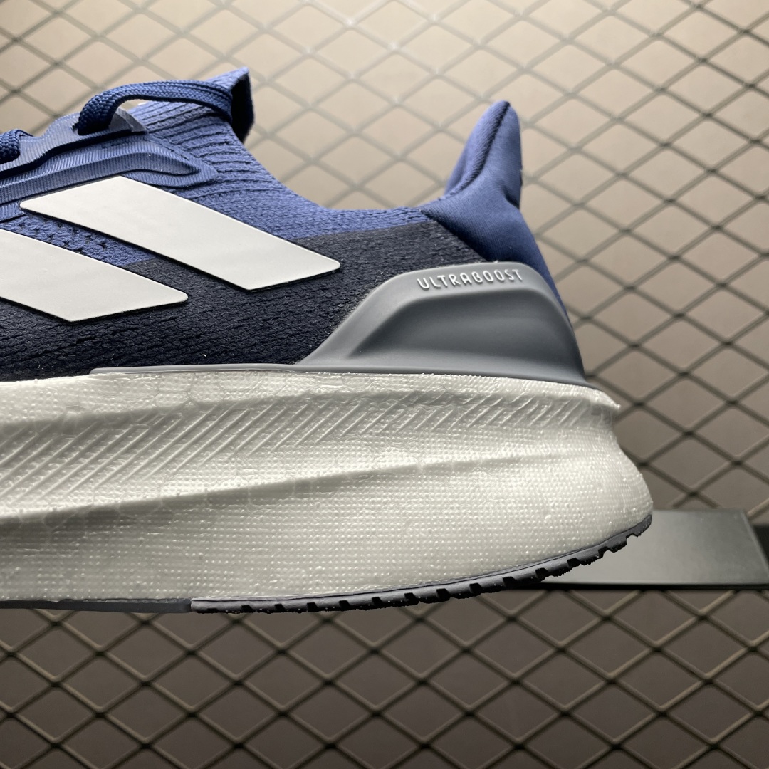 AD 阿迪 Ultra Boost 5 超弹力爆米花中底休闲跑步鞋 JI3385 尺码：39 40 4