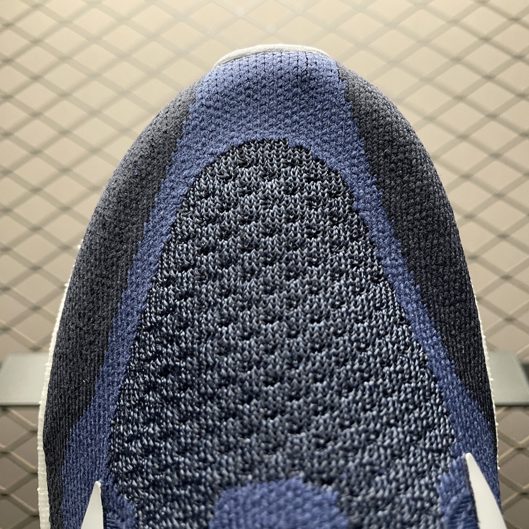  AD 阿迪 Ultra Boost 5 超弹力爆米花中底休闲跑步鞋 JI3385 尺码：39 40 4