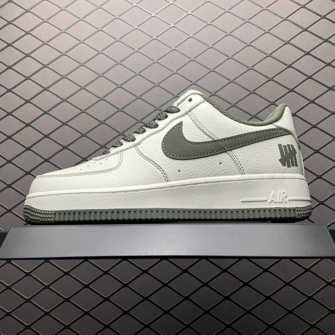 💰569 純原NK Air Force 1 空軍一號低幫運動休閒板鞋 UN2395-521 尺碼：36 36.5 37.5 38 38.5 39 40 40.5 41 42 42.5 43 44 45 編號：27TDEF33