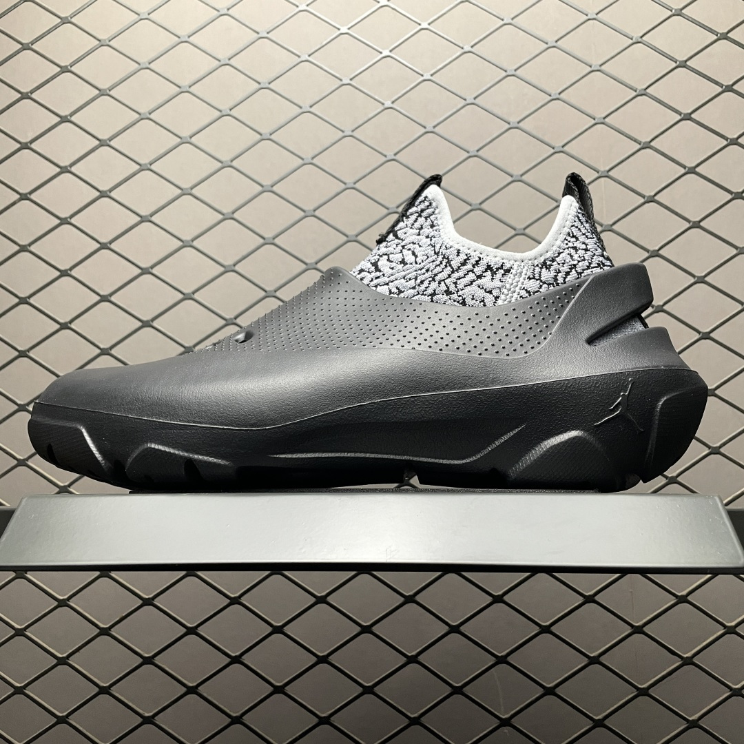 💰450   Jordan System 23 一鞋三穿 套腳休閒涼鞋洞洞鞋 DN4890-001 尺碼：39 40 40.5 41 42 42.5 43 44 44.5 45 46 注意⚠️偏小一碼 編號：15DCBB23
