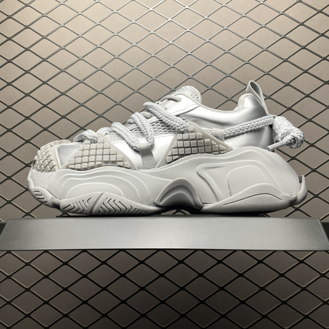 💰600 純原GG-CC Chunky Low 厚底增高老爹鞋 廣東大廠出品 完美細節 25ss早春新款厚底增高 大長腿 時髦look輕鬆定格 不費力展現率性氛圍 高檔銀盒  酷帥機能風不規則設計大底 銀灰拼色造型設計 輕便舒適百搭 GG