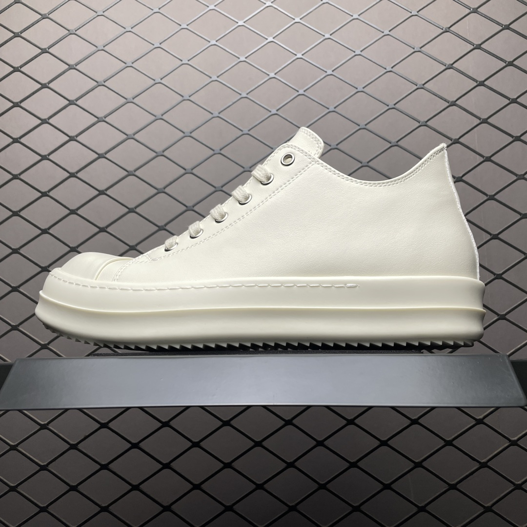 市售最高版本 Rickowens 瑞克 歐文斯 細鞋帶 低幫高街休閒板鞋 原鞋開發 獨傢俬模大底 定製水染牛皮原版同織數鞋帶 針車間距都是極致還原 一比一規格禮盒裝 重達3斤以上 外加定製歐文斯保護盒 全套包裝及配件 高階零售專供品質 區別