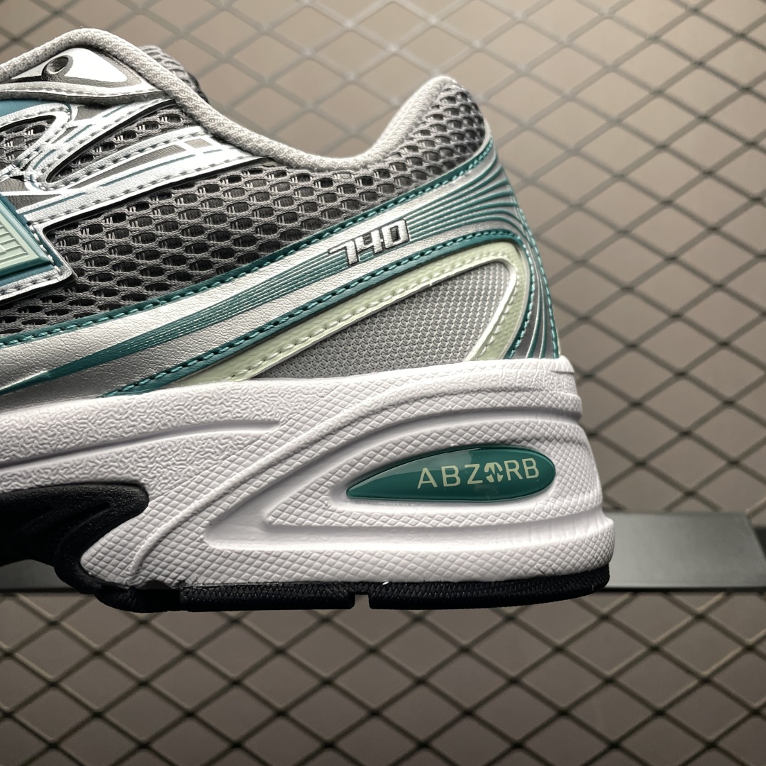   New Balance 新百伦 U740NC2 复古休闲慢跑鞋 尺码：36 37 37.5 38 3