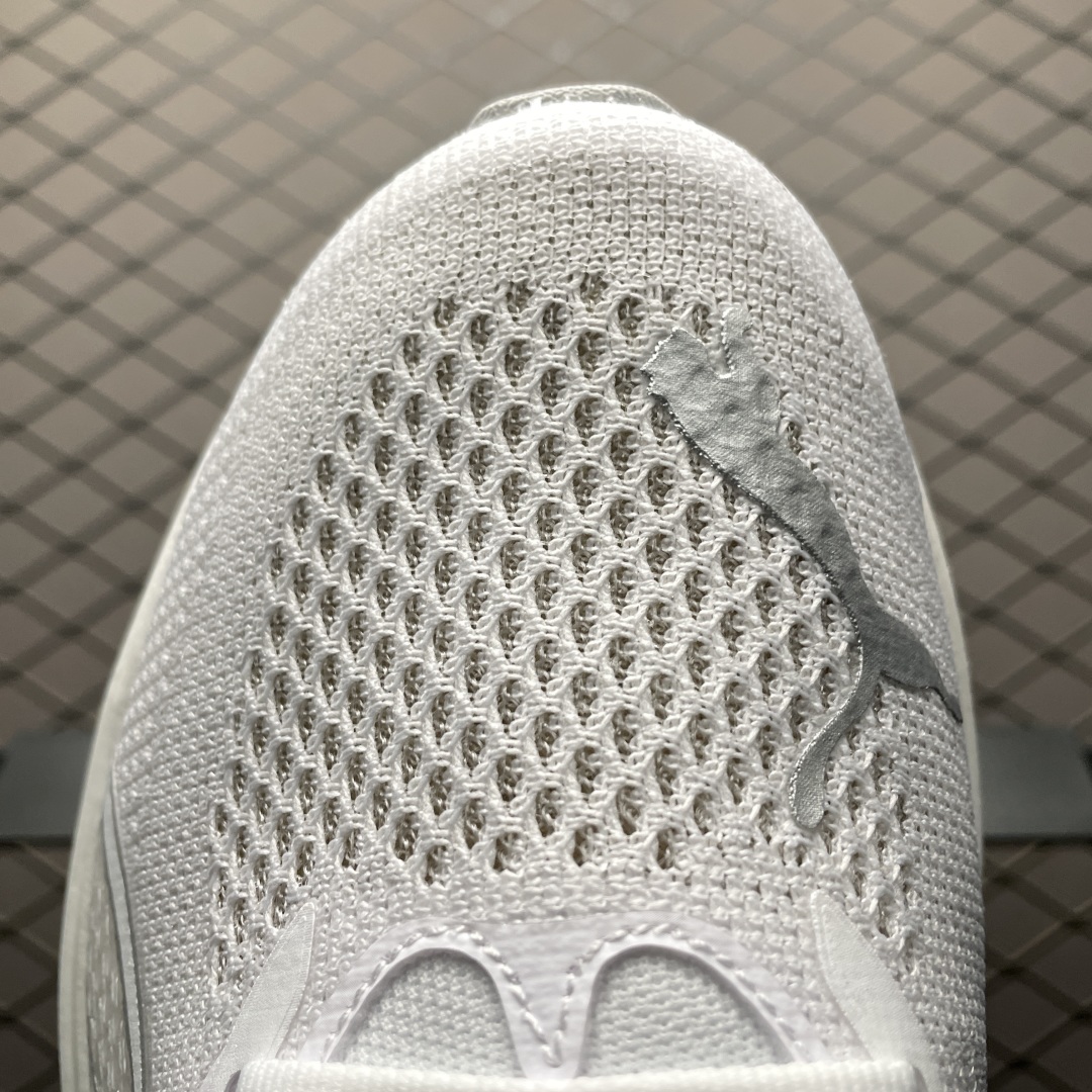  Puma 彪马 Deviate Nitro 低帮跑步鞋 -10 尺码：36 37 37.5 38 38