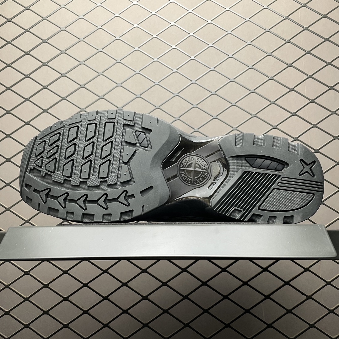   Stone Island 石头岛 Grime Panelled 网面透气户外运动鞋 尺码：36 37