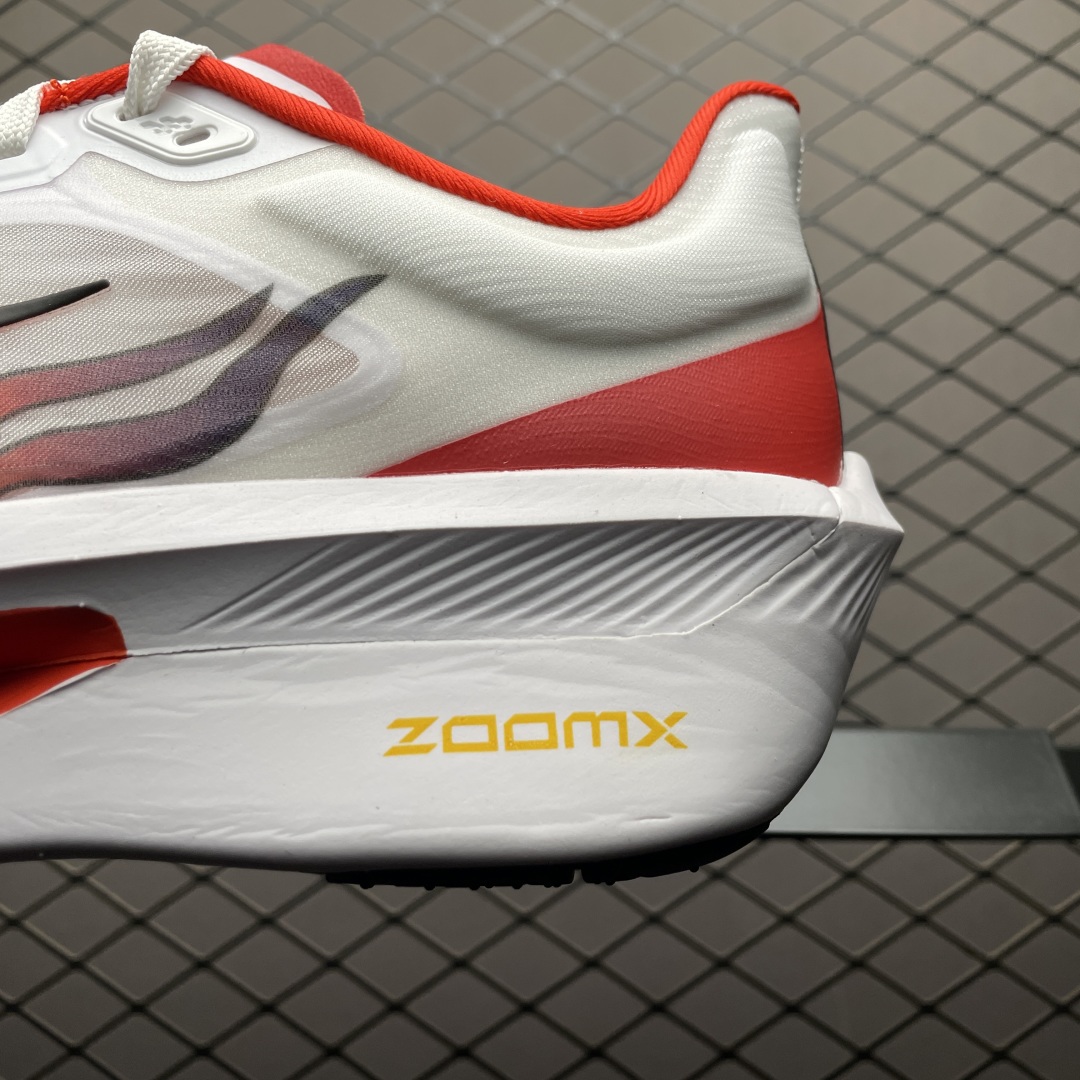   NK Zoom Fly 6 EK 马拉松超轻跑鞋 HQ3498-100 尺码：36 36.5 37.