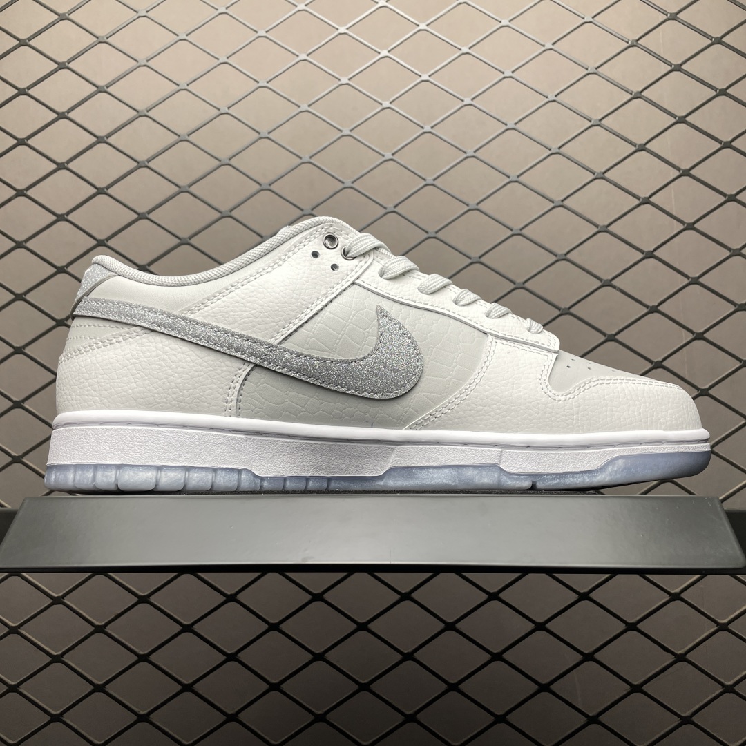   NK Dunk Low 客制款 低帮休闲板鞋 WG0218-018 尺码：36 36.5 37.5 