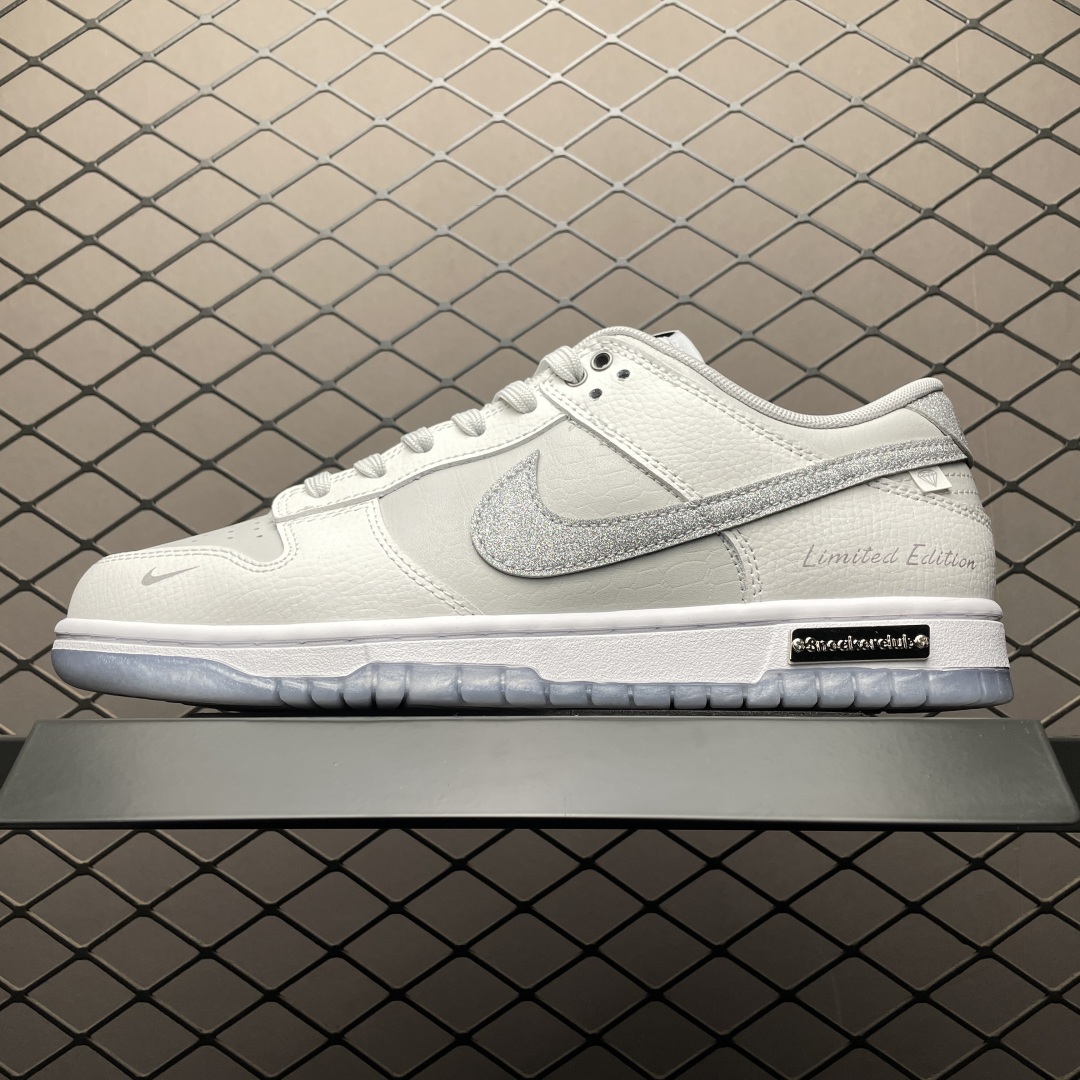   NK Dunk Low 客制款 低帮休闲板鞋 WG0218-018 尺码：36 36.5 37.5 