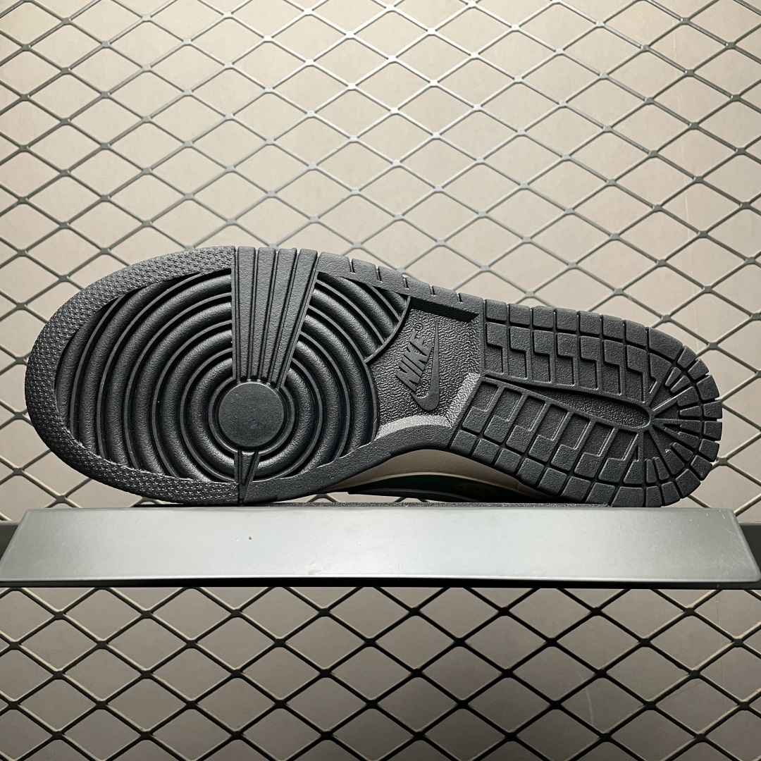   NK Dunk Low 客制款 低帮休闲板鞋 MU0232-361 尺码：36 36.5 37.5 