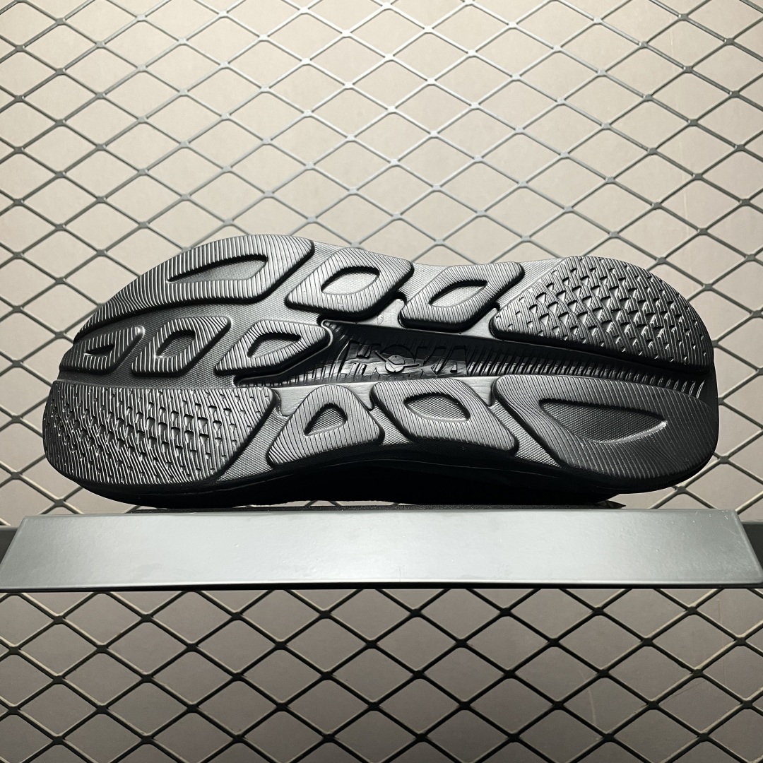   Hoka Rincon 4 网面透气跑步鞋  尺码： 36 36.5 37 38 38.5 39 4