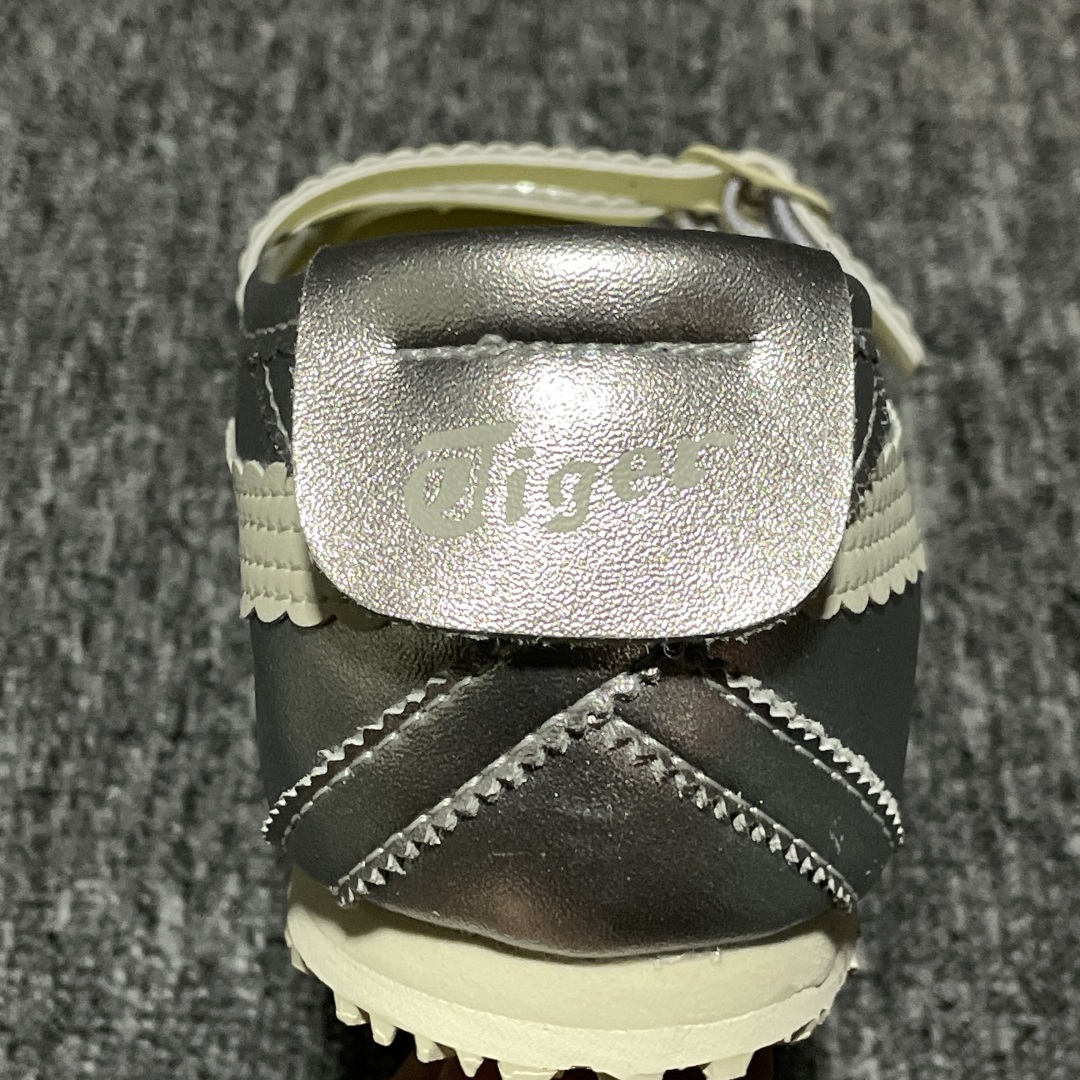  OnitsukaTiger 鬼冢虎 Mexico 66 Tgrs 芭蕾舞鞋 液态银 1182A660-
