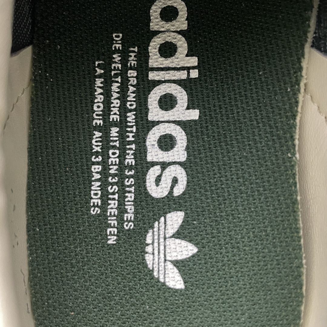  AD 阿迪 Gazelle Indoor 低帮运动休闲板鞋 JH5402 尺码：35.5 36 36.
