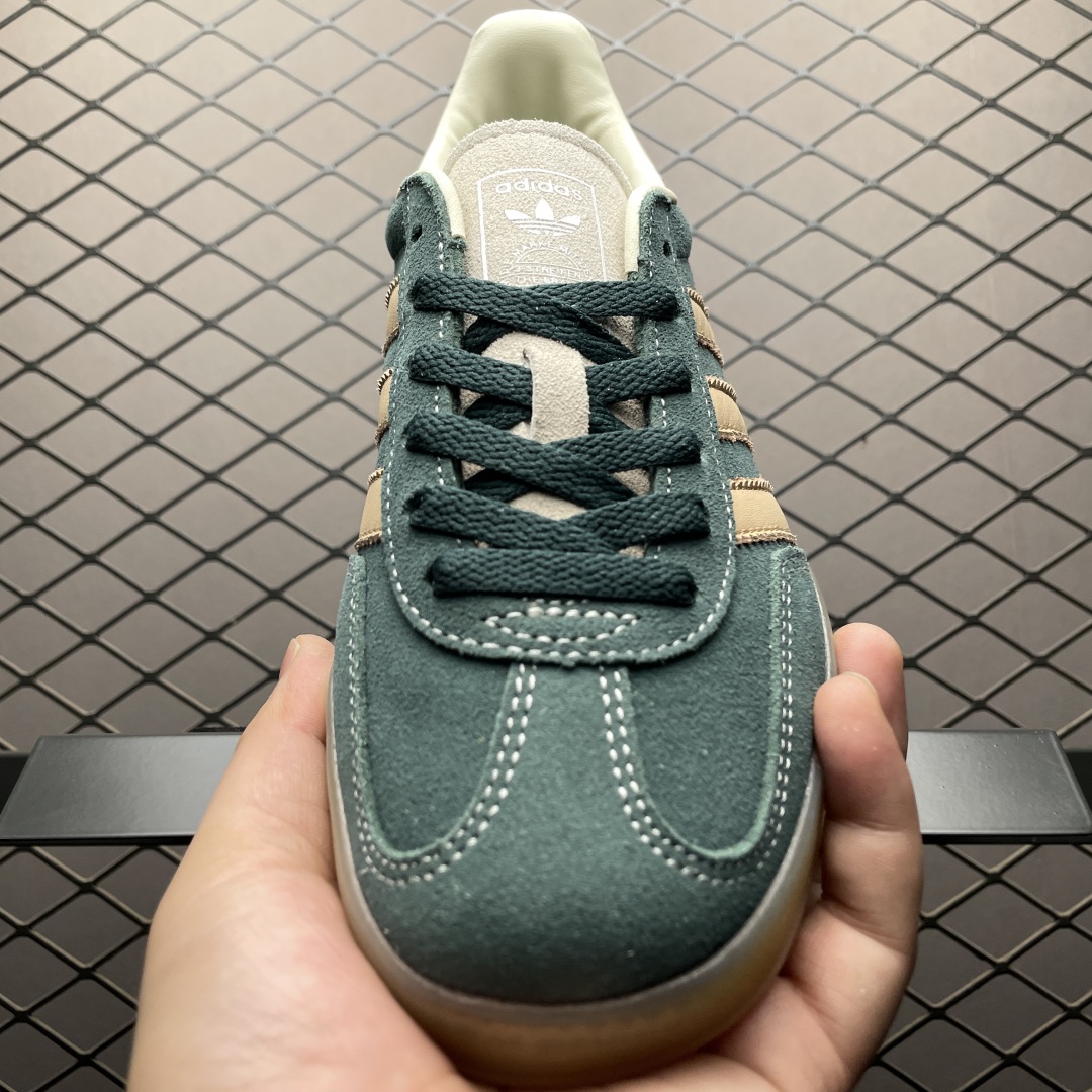  AD 阿迪 Gazelle Indoor 低帮运动休闲板鞋 JH5402 尺码：35.5 36 36.
